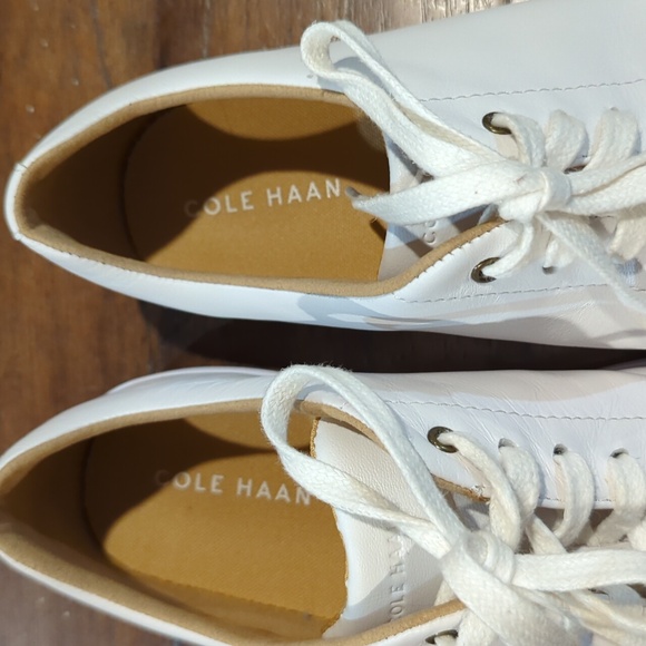 Like new women's Grand crosscourt 2 size 11 white in color - Picture 2 of 4